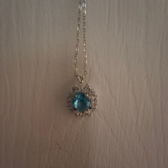 Blue Diamond Topaz Pendant with Necklace - Picture 7 of 9